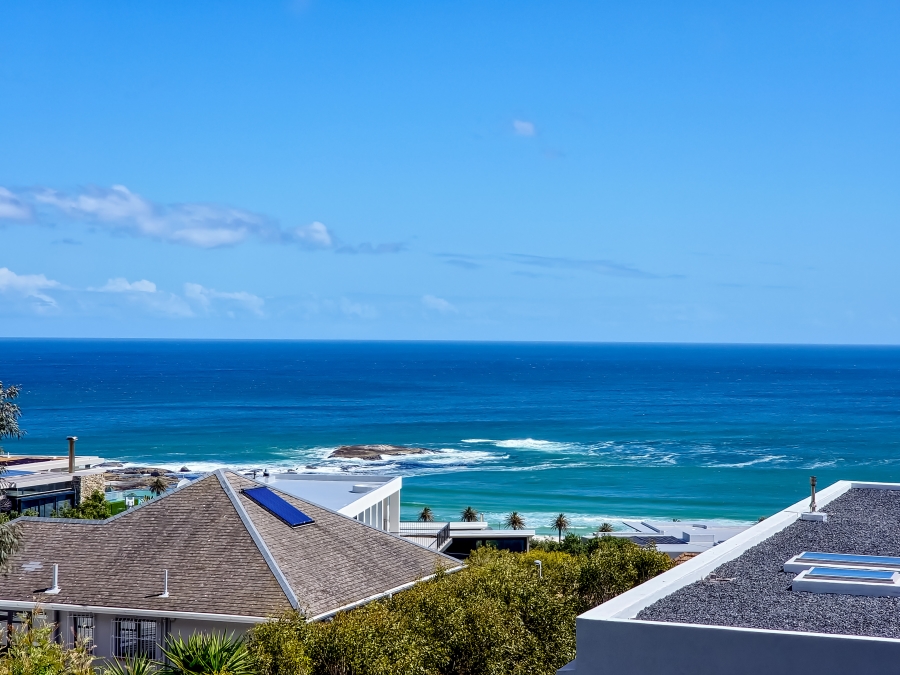 To Let 7 Bedroom Property for Rent in Camps Bay Western Cape
